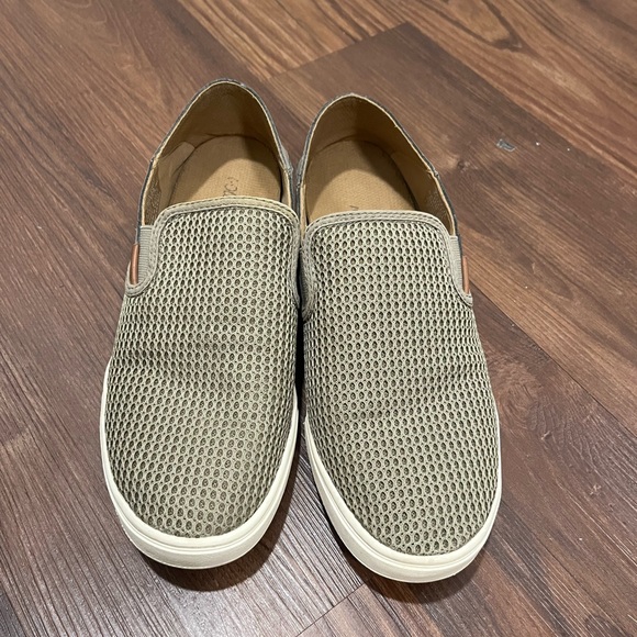 OluKai Shoes - OluKai Pehuea Women's Classic Lightweight Slip-on Sneaker Drop-In Heel Size W 10